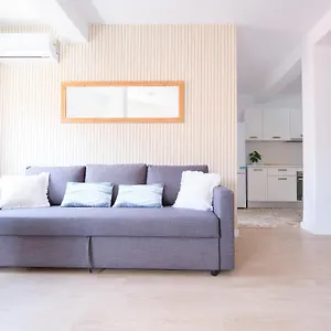 lovely-apartment.hotelsinnerja.org/